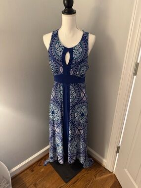 INC summer dress handkerchief bottom Stretchy blues keyhole front & back Sz L